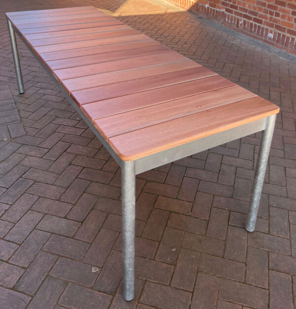 Imali Outdoor Table